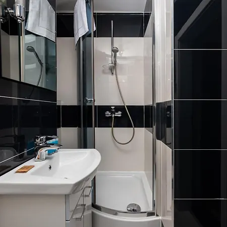 Apartament Black & White *