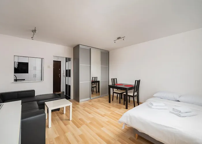 Black & White Daire Varşova